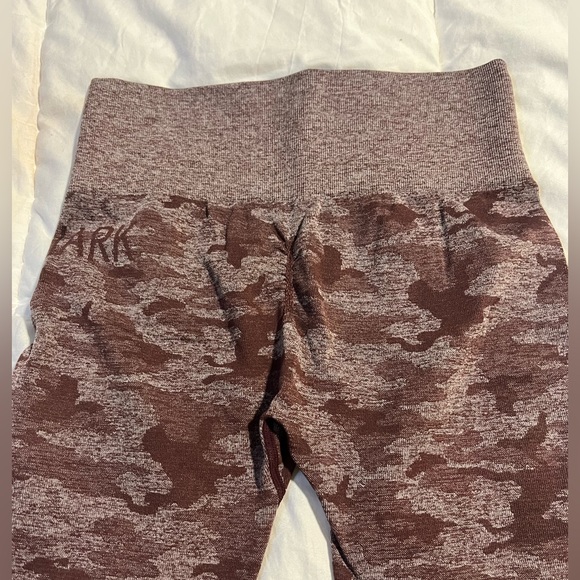 Gymshark Women Adapt Camo Set - Picture 3 of 5